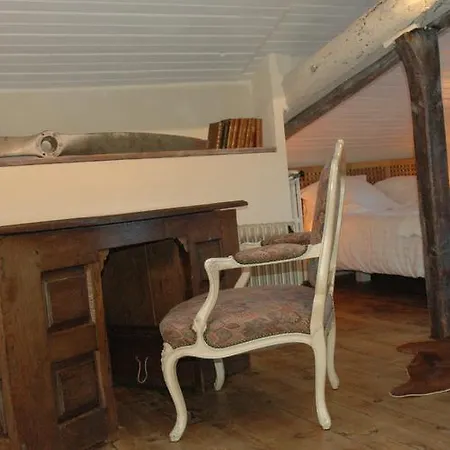 Chambres D'hotes La Chataigneraie 3*