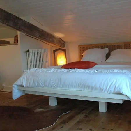 Chambres D'hotes La Chataigneraie Bed & Breakfast 3*